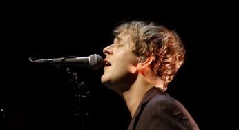 Tom Odell dan Lagu “Heal” Naik di Peringkat Trending YouTube